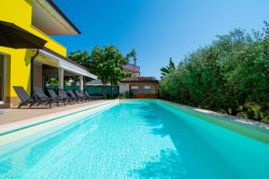 Kolam renang di atau dekat dengan Villa Gaya in Porec,Istrien by Istrabook