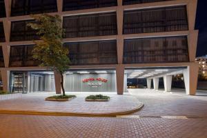 O edifício em que o hotel se localiza