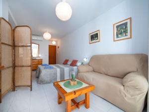 Część wypoczynkowa w obiekcie Studio Apolo VI-6 by Interhome