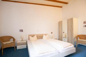 Foto dalla galleria di Hotel Dolgesheim a Dolgesheim Altre 19 foto