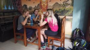 Επισκέπτες που μένουν στο Universal Hotel & Lodge - Gorkha