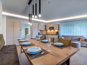 Χώρος καθιστικού στο Apartment Dobratschblick alpe maritima Ski&See-14 by Interhome