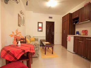Kuchyň nebo kuchyňský kout v ubytování Guest House 3M