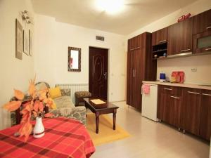 Kuchyň nebo kuchyňský kout v ubytování Guest House 3M