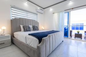 Postel nebo postele na pokoji v ubytování Brand New 3-BR Pool Villa in Tranquil Punta Cana Area