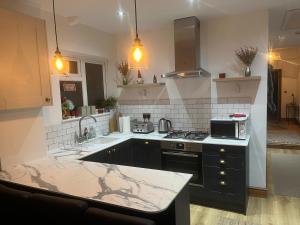 Gallery image of 36A Mary Street in Porthcawl +18 photos