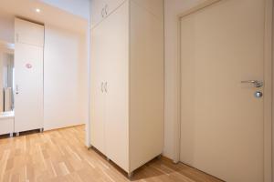 Fotografia z galérie ubytovania Charming Apartment with Balcony, Close to Stephansdom Cathedral vo Viedni
