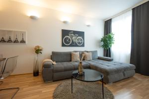 Posedenie v ubytovaní Charming Apartment with Balcony, Close to Stephansdom Cathedral