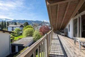 Elle comprend un balcon offrant une vue sur les montagnes. dans l'établissement Partnachauen, à Garmisch-Partenkirchen
