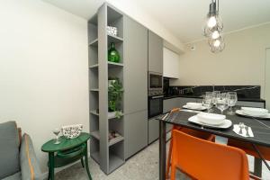 Kuchyň nebo kuchyňský kout v ubytování Apt 2 min from the Cathedral with private parking + 33 fotografií