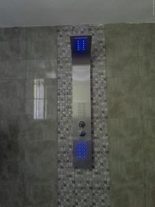 A bathroom at Villa Belle-Vue