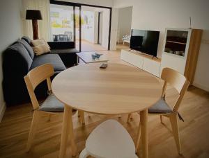 Μια τηλεόραση ή/και κέντρο ψυχαγωγίας στο FTV Holidays Homes - Home with You