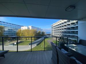 Balkón alebo terasa v ubytovaní Seaside Park Apartament z widokiem na morze