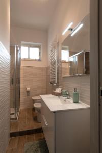 Koupelna v ubytování Merylì House