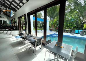 Gallery image of Aracari Lodge & Jungalows in Middlesex +1 photo
