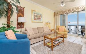 Χώρος καθιστικού στο Island Royale 404 condo