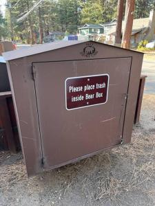 Photo de la galerie de l'établissement Tahoe Cozy Cabin, 2 Bedroom with a gas fireplace., à South Lake Tahoe