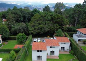 Letecký snímek ubytování Villas Huitepec