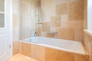 Et badeværelse på Wattvogel Lodge + 29 billeder