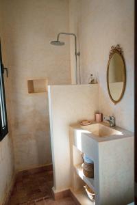 A bathroom at L'Oued the lodge