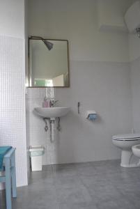 Ванная комната в Al Piccolo Scoglio - Room & Breakfast