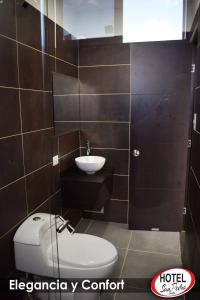 Ένα μπάνιο στο San pedro suite