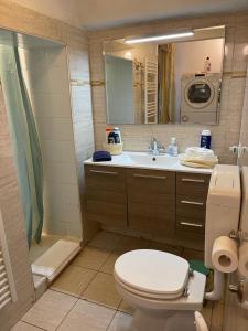 Un baño de Exclusive only for you 47 fotos más