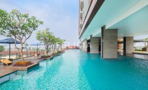 Πισίνα στο ή κοντά στο Stay with Felicia, retired. 60sqm 1BR apt
