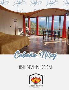 Cette villa offre une vue sur les montagnes. dans l'établissement Cabaña Niraj, à Cartago