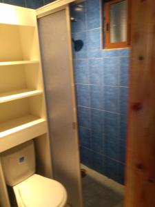 Ванная комната в Departamentos y Cabañas tres espinos altos