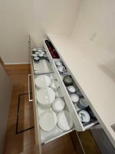Fotografija v galeriji nastanitve 源泉かけ流しの露天風呂を独り占め！一棟貸切旅館「御宿あさか」29名まで宿泊可 v mestu Ena