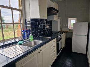 Galeriebild der Unterkunft Countrylife Cottage, Games Room, firepit, free parking, Hot Tub Option in Lincoln