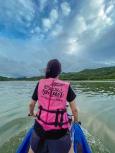 Fotografie z fotogalerie ubytování แพภูธเนศ v destinaci Ban Laem Mong Khoi