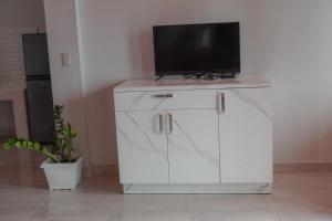 TV a/nebo společenská místnost v ubytování Tobay Family Home