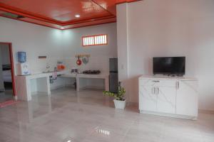 TV a/nebo společenská místnost v ubytování Tobay Family Home
