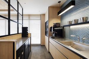 Fairfield by Marriott Kumamoto Aso的厨房或小厨房