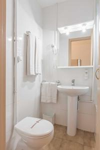 Koupelna v ubytování Hostal Ramos + 123 fotografií