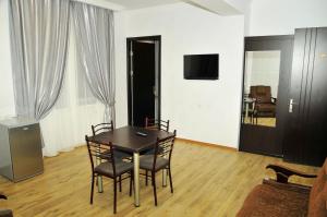 Μια τηλεόραση ή/και κέντρο ψυχαγωγίας στο Alma-Ata Hotel