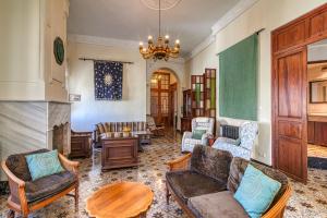 Posedenie v ubytovaní Casa Lola Callosa