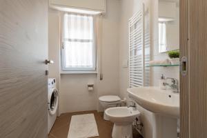 Ένα μπάνιο στο H11 [Mare Celeste] Centro - Mare +11 φωτογραφίες