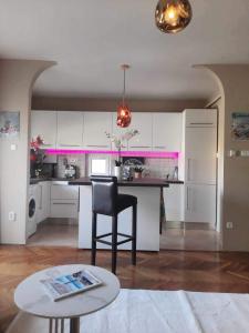 Luxury suny flat with excellent location 1112 Budapest, 116 Beregszász út kép - 2