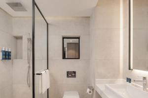 A bathroom at Four Points by Sheraton Kampala