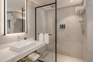 A bathroom at Four Points by Sheraton Kampala