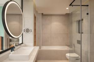 A bathroom at Four Points by Sheraton Kampala