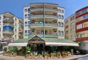 The building in which az apartmanhoteleket is located