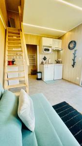 Η κουζίνα ή μικρή κουζίνα στο Tiny house proche de Morgat