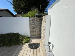 Zdjęcie z galerii obiektu Villa spacieuse avec jacuzzi, à 200m de la plage à Capbreton - FR-1-413-209 w mieście Capbreton