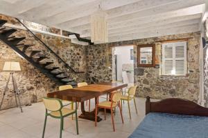 Posezení v ubytování Maison Bernabet - Rooftop avec vue sur la Montagne Pelée
