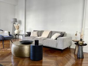 Luxueux Appartement 115m2, 3 Chambres centre ville avec parking a 5 min plage -climatisation