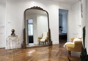 Luxueux Appartement 115m2, 3 Chambres centre ville avec parking a 5 min plage -climatisation